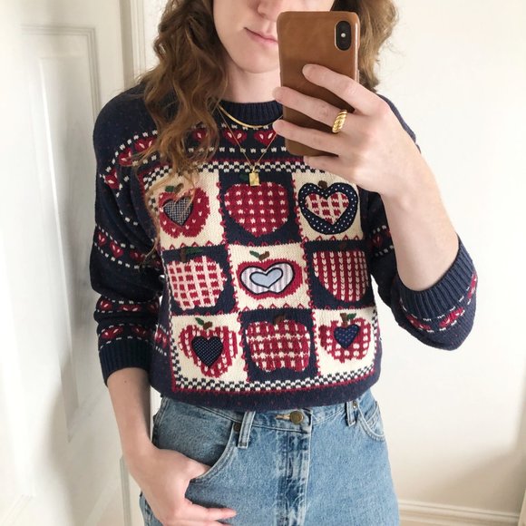 Adorable Vintage Crochet Hand Knit Embroidered Apple Heart Fair Isle Sweater - S - Picture 9 of 10